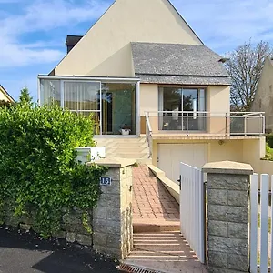  Hébergement de vacances Les Grillons, Proche Gr34